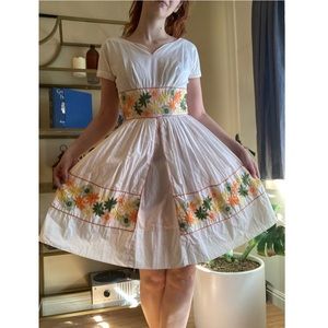 1950s Vintage peekaboo cottagecore sundress